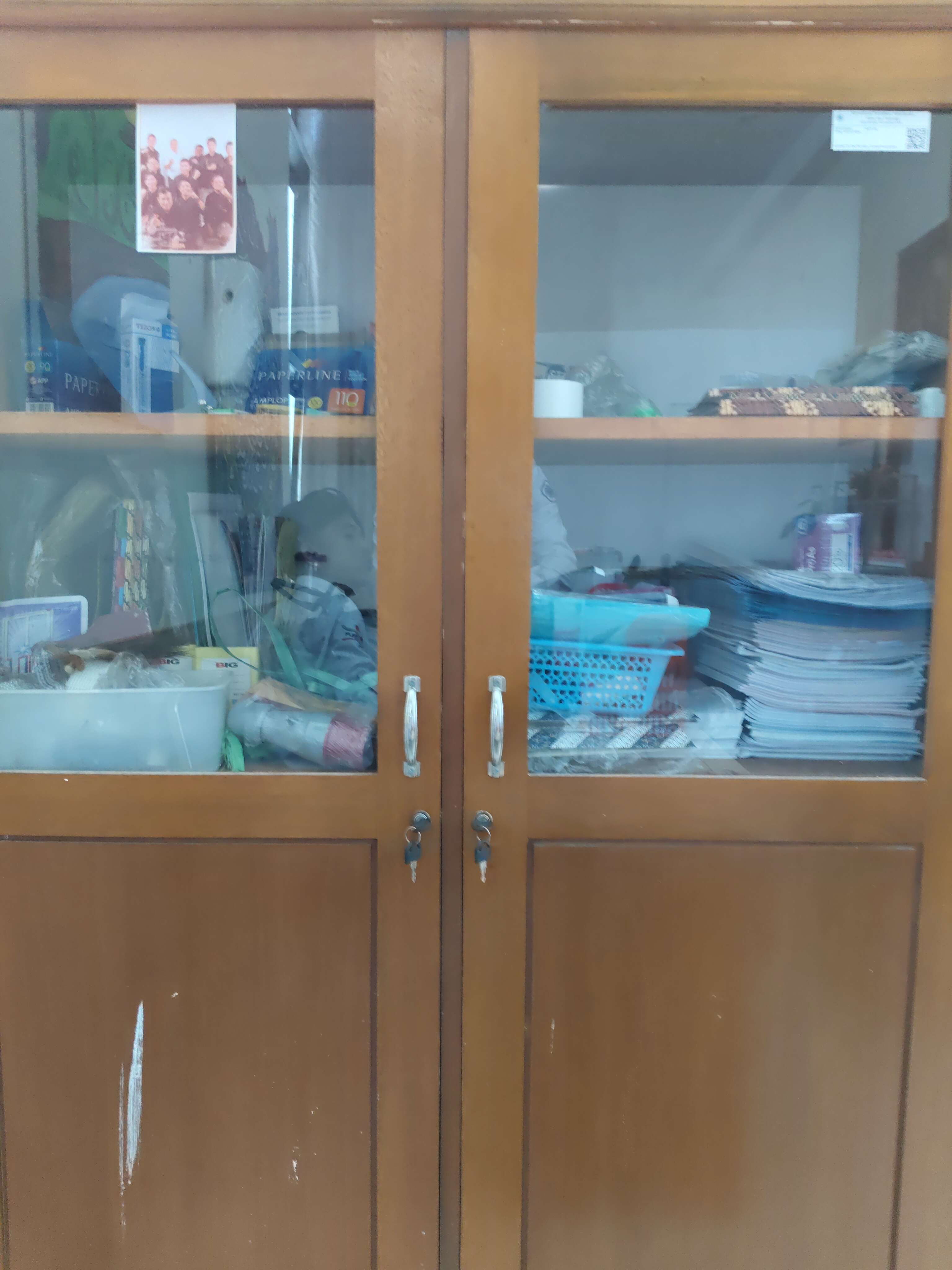Filing Cabinet Kayu Ruang Laboran