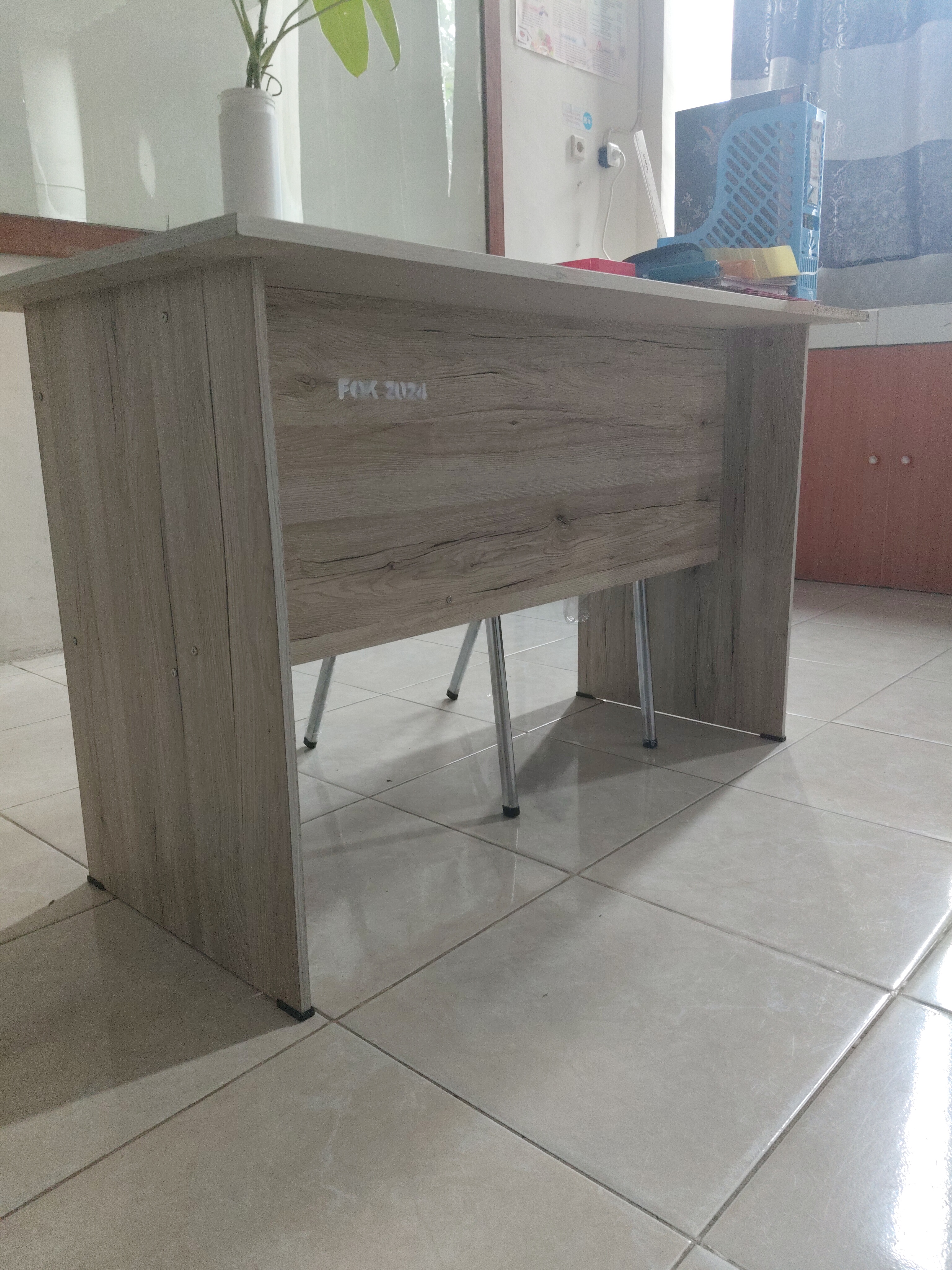 Meja Dosen Lab Kimia Farmasi