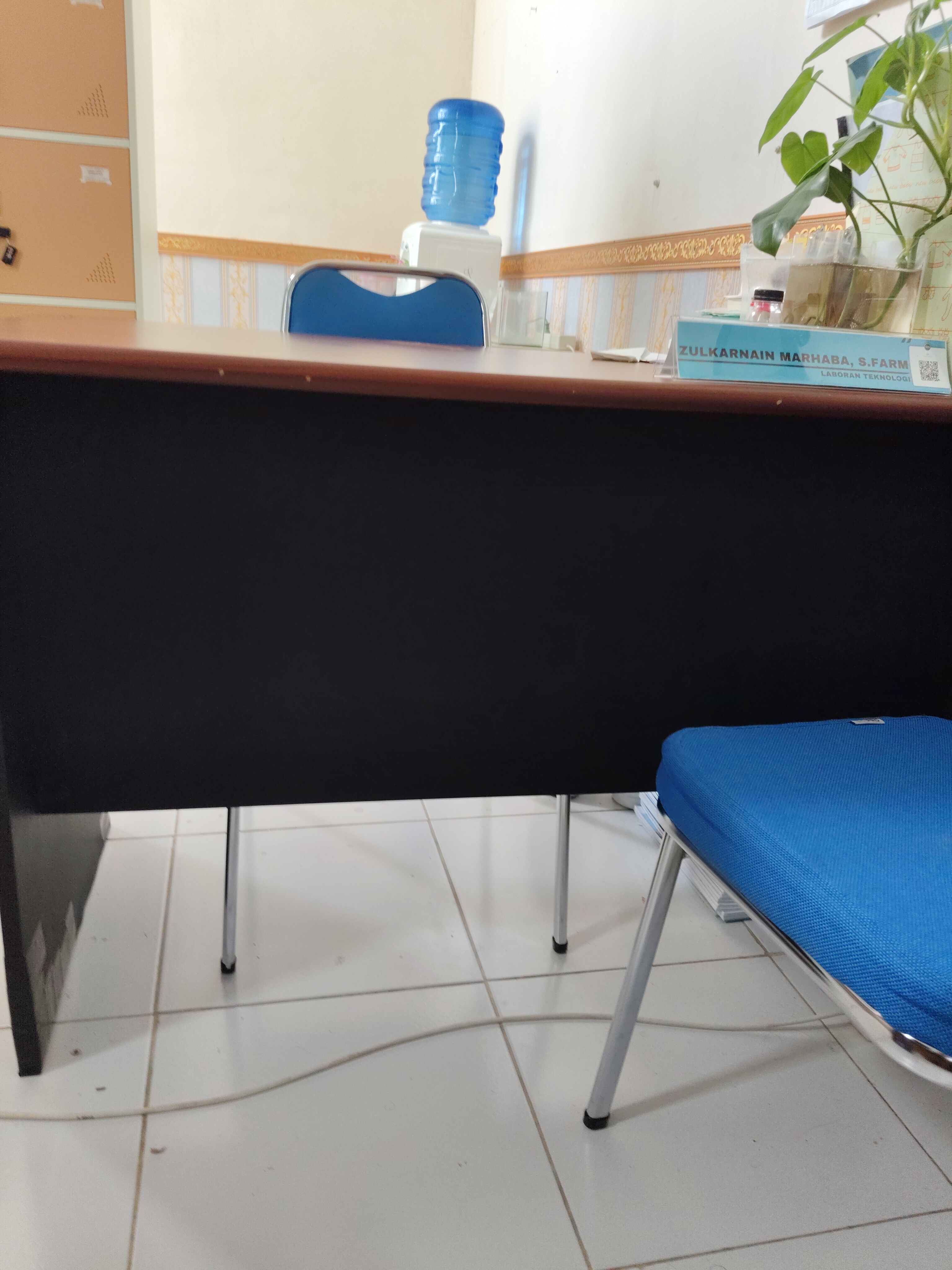 Meja Kerja Laboran