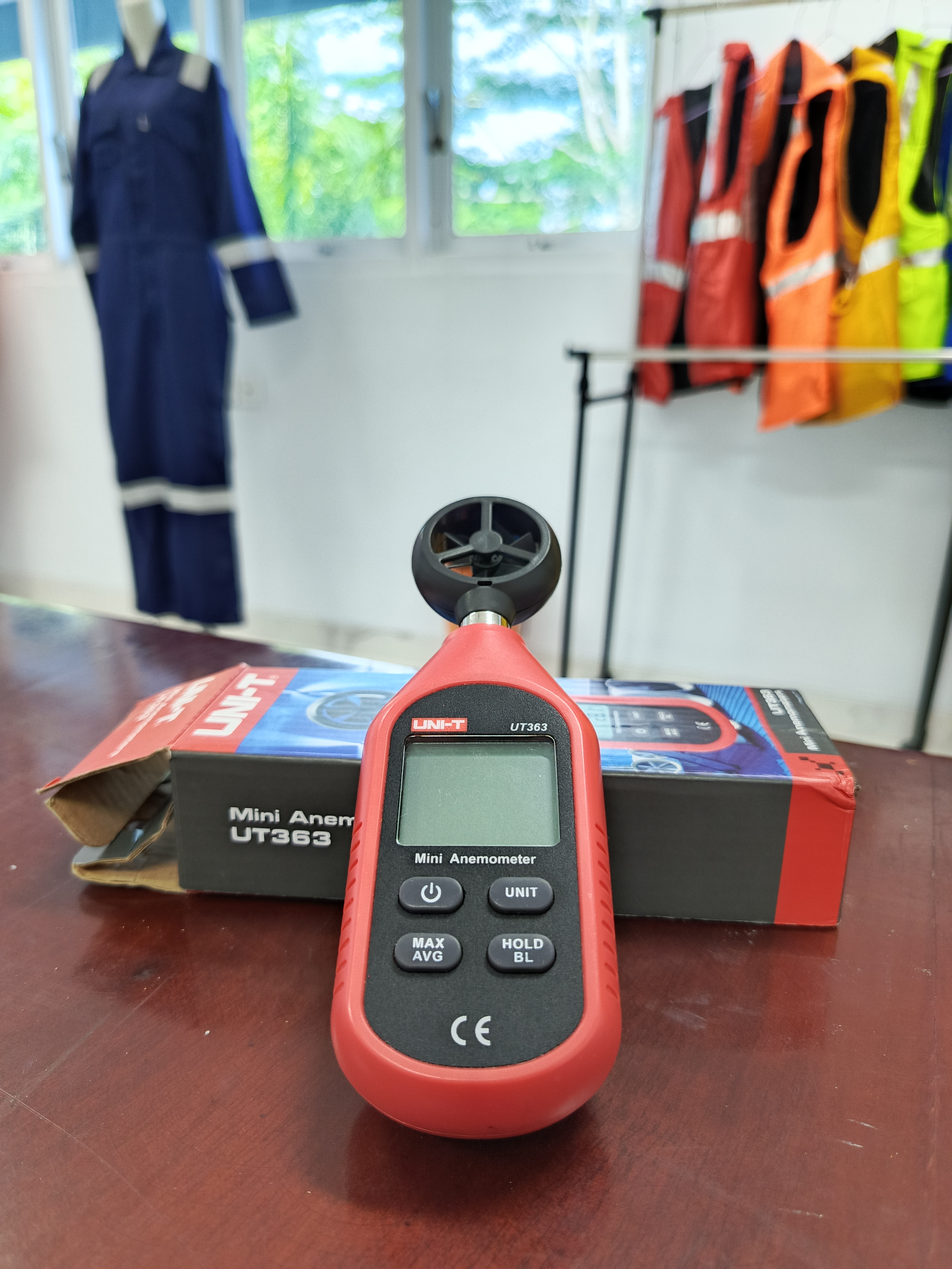 Anemometer