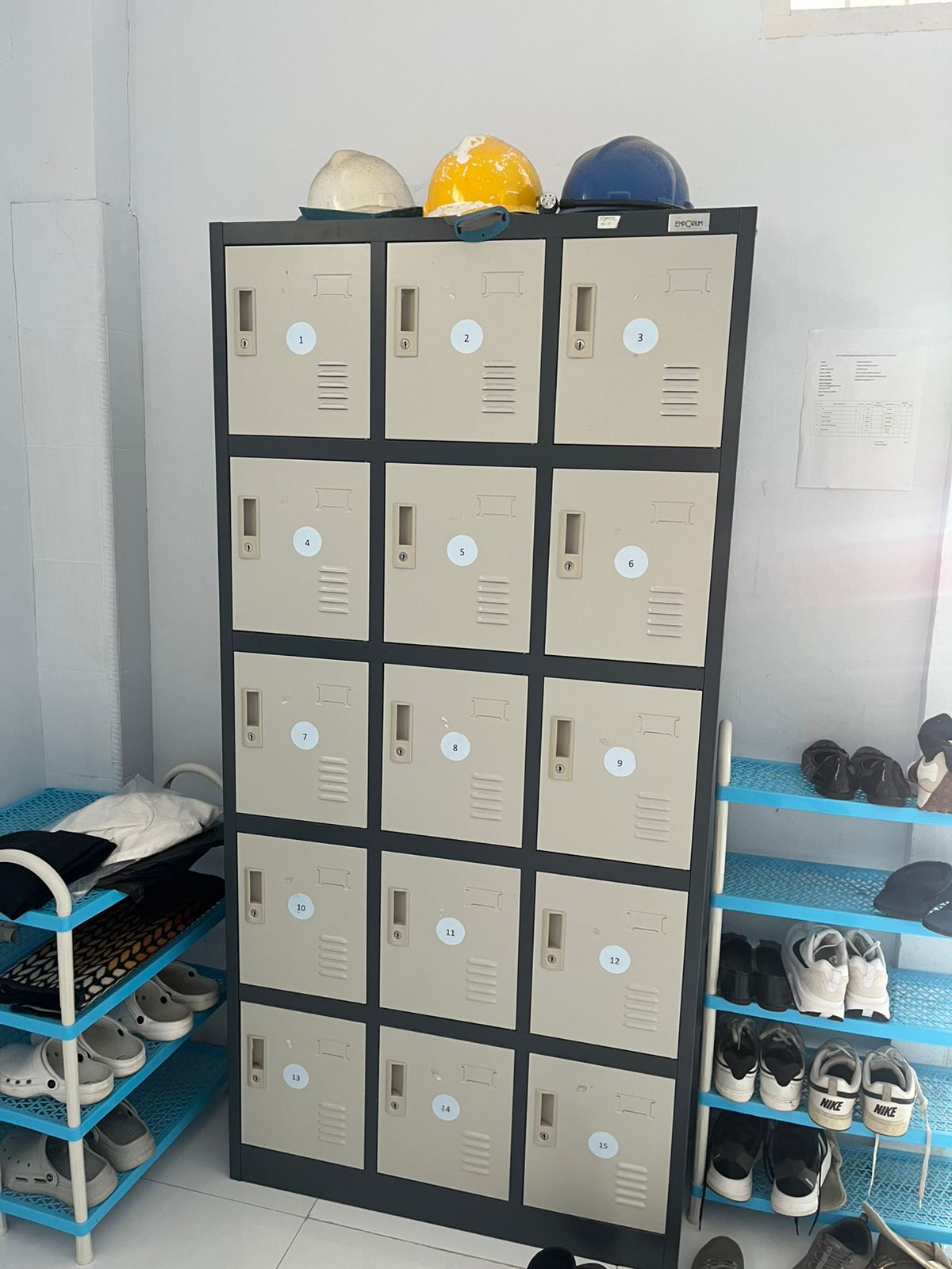 Lemari Loker Laboratorium Keperawatan 