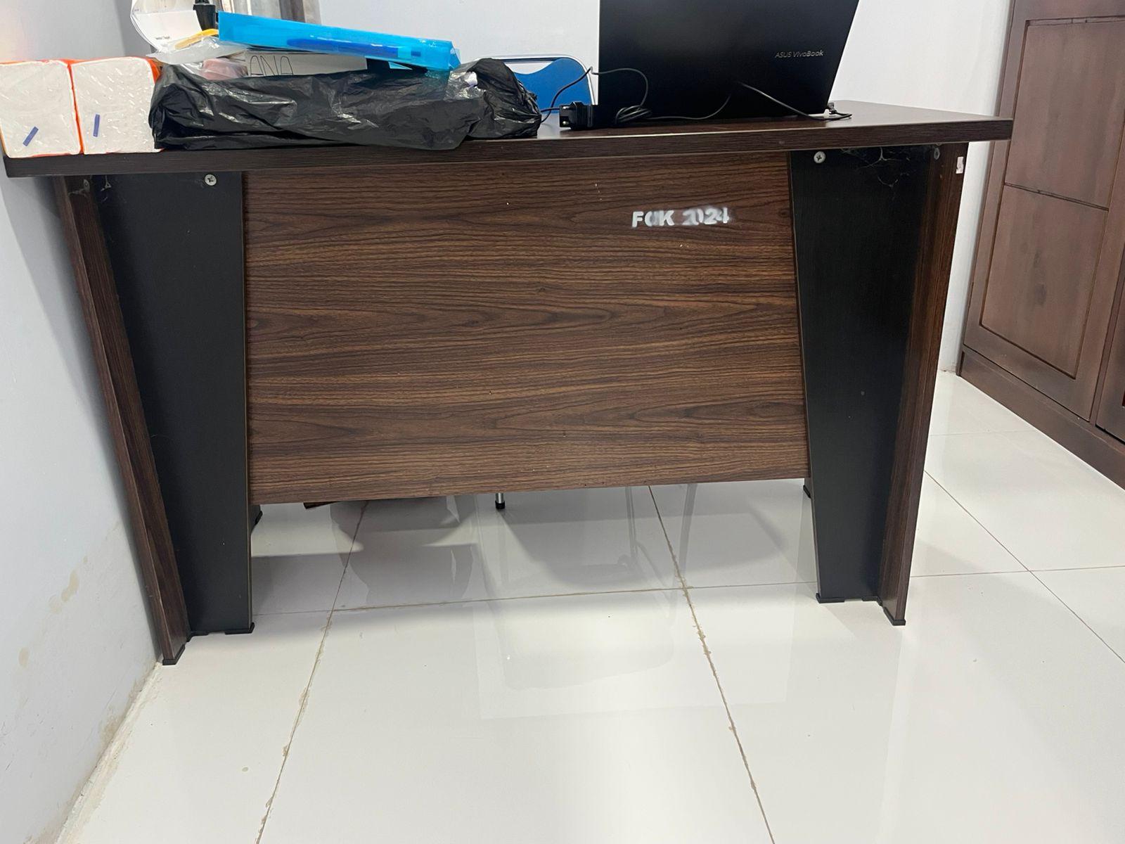 Meja Kayu Lab Keperawatan 