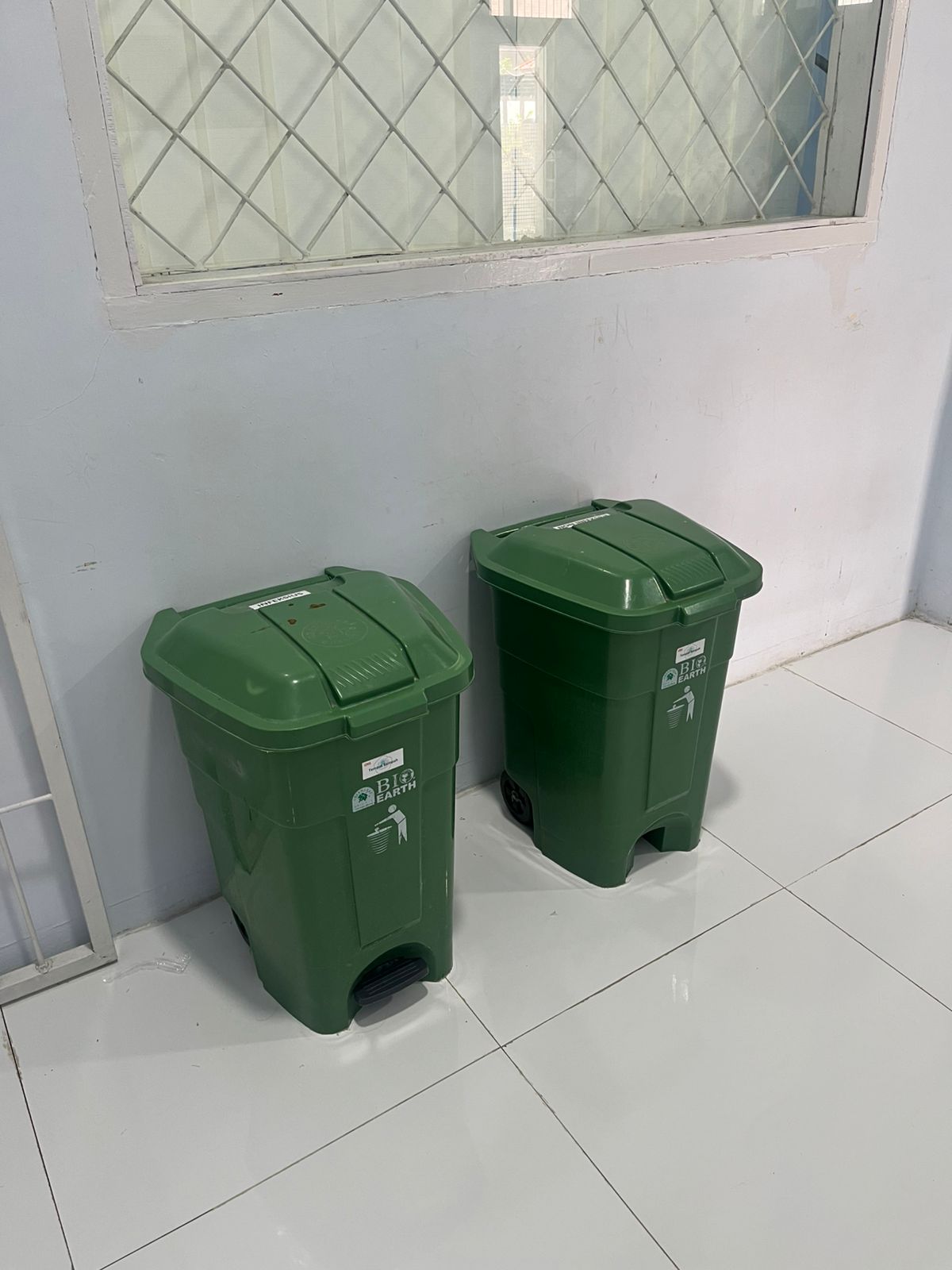 Tempat Sampah Infeksius Lab. Jurusan Keperawatan 
