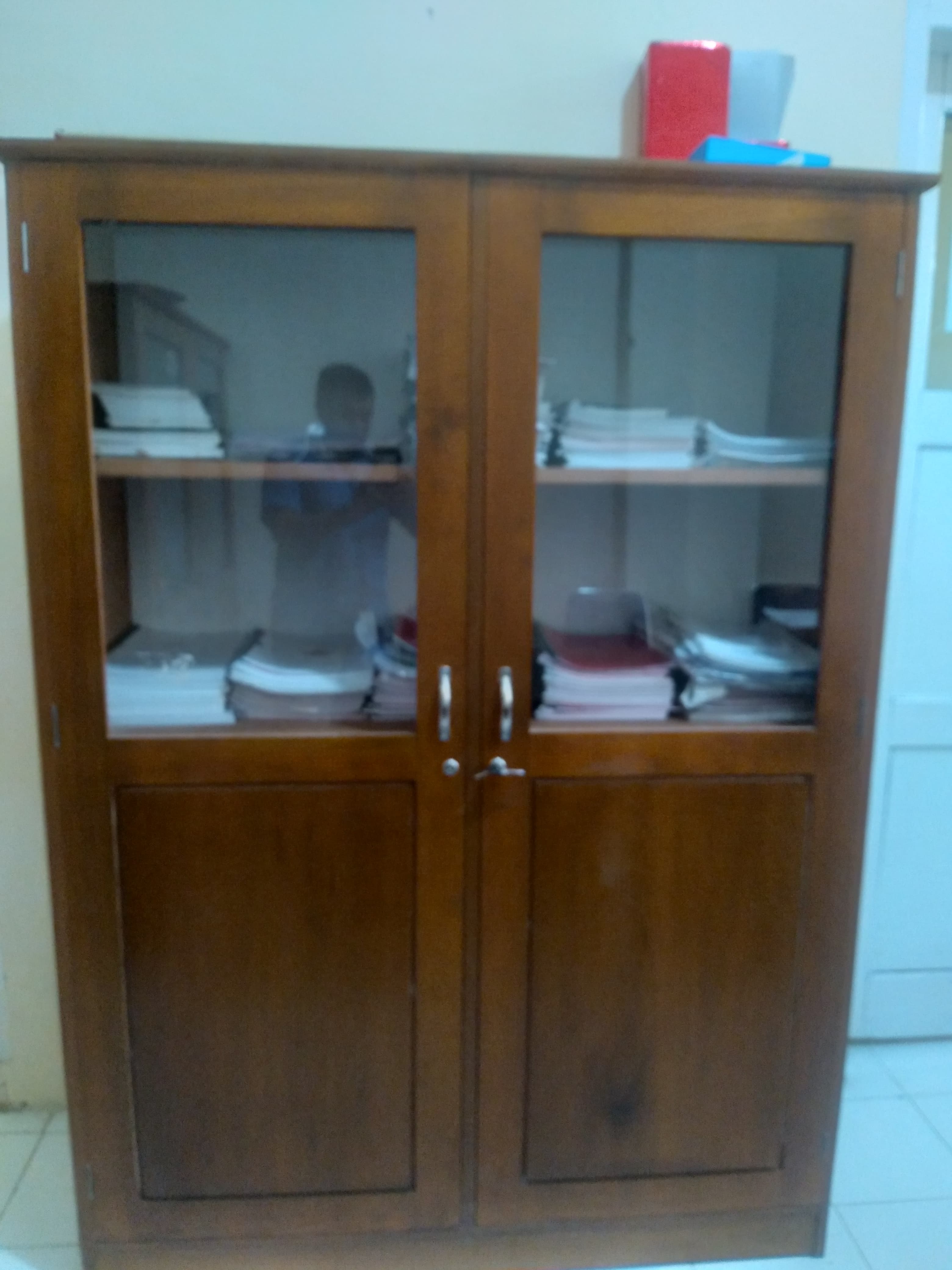 Filing Cabinet Kayu Ruang Laboran