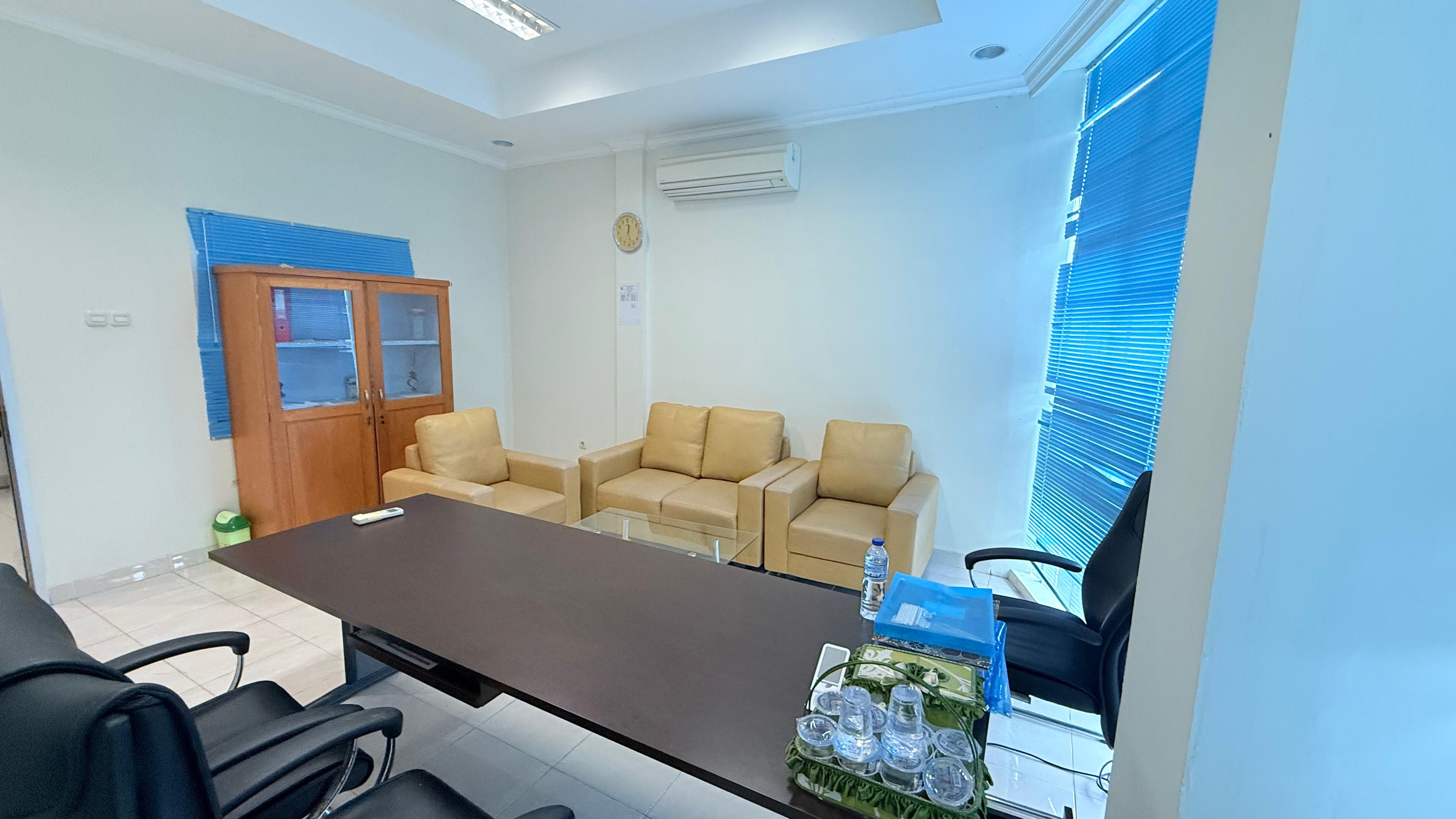 RUANGAN WADEK 1