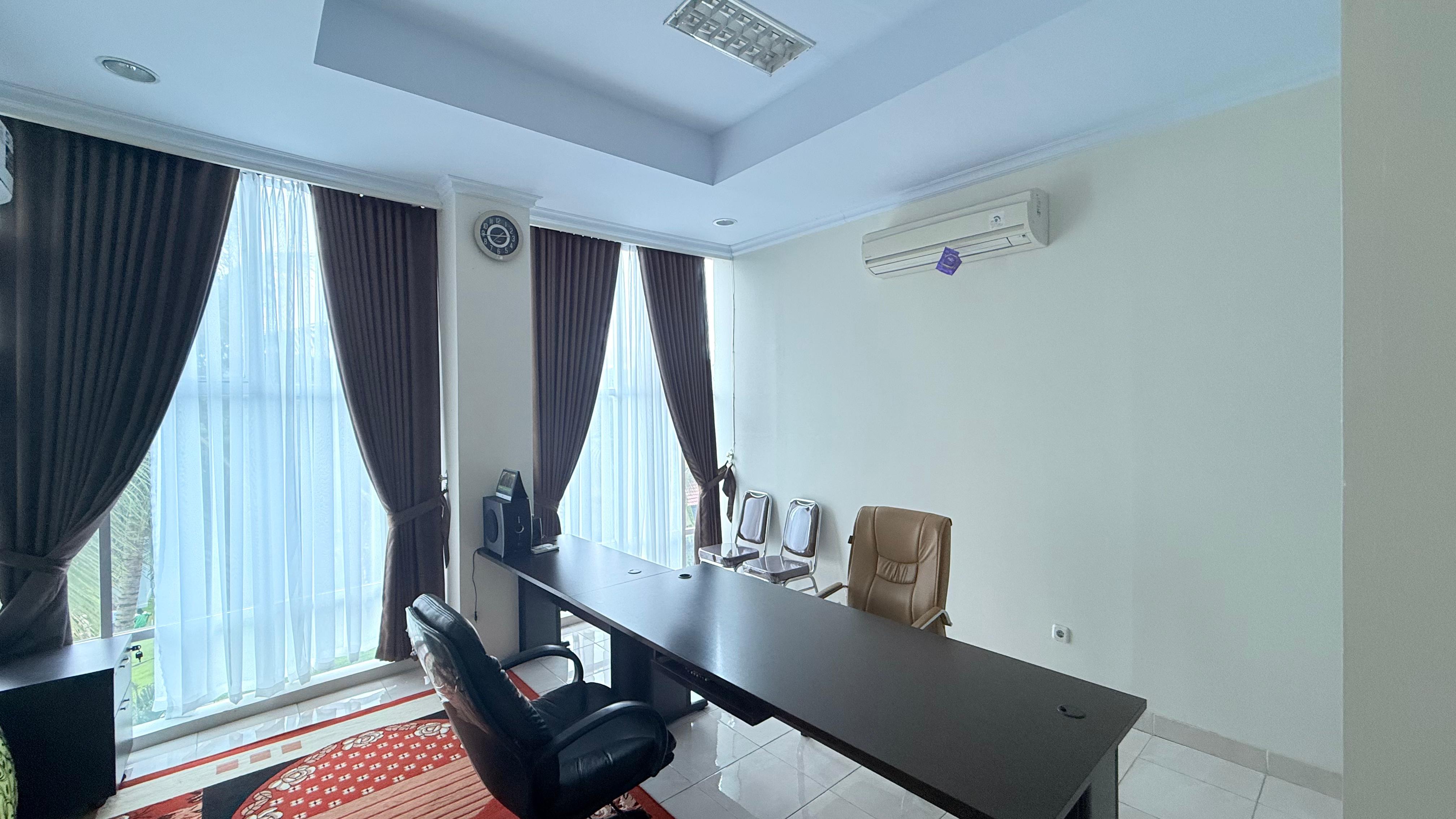 RUANGAN WADEK 2