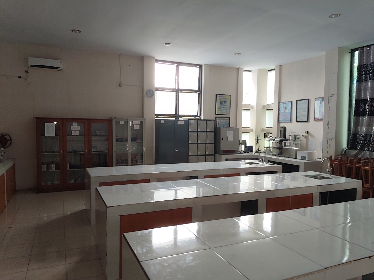 Laboratorium Teknologi Farmasi