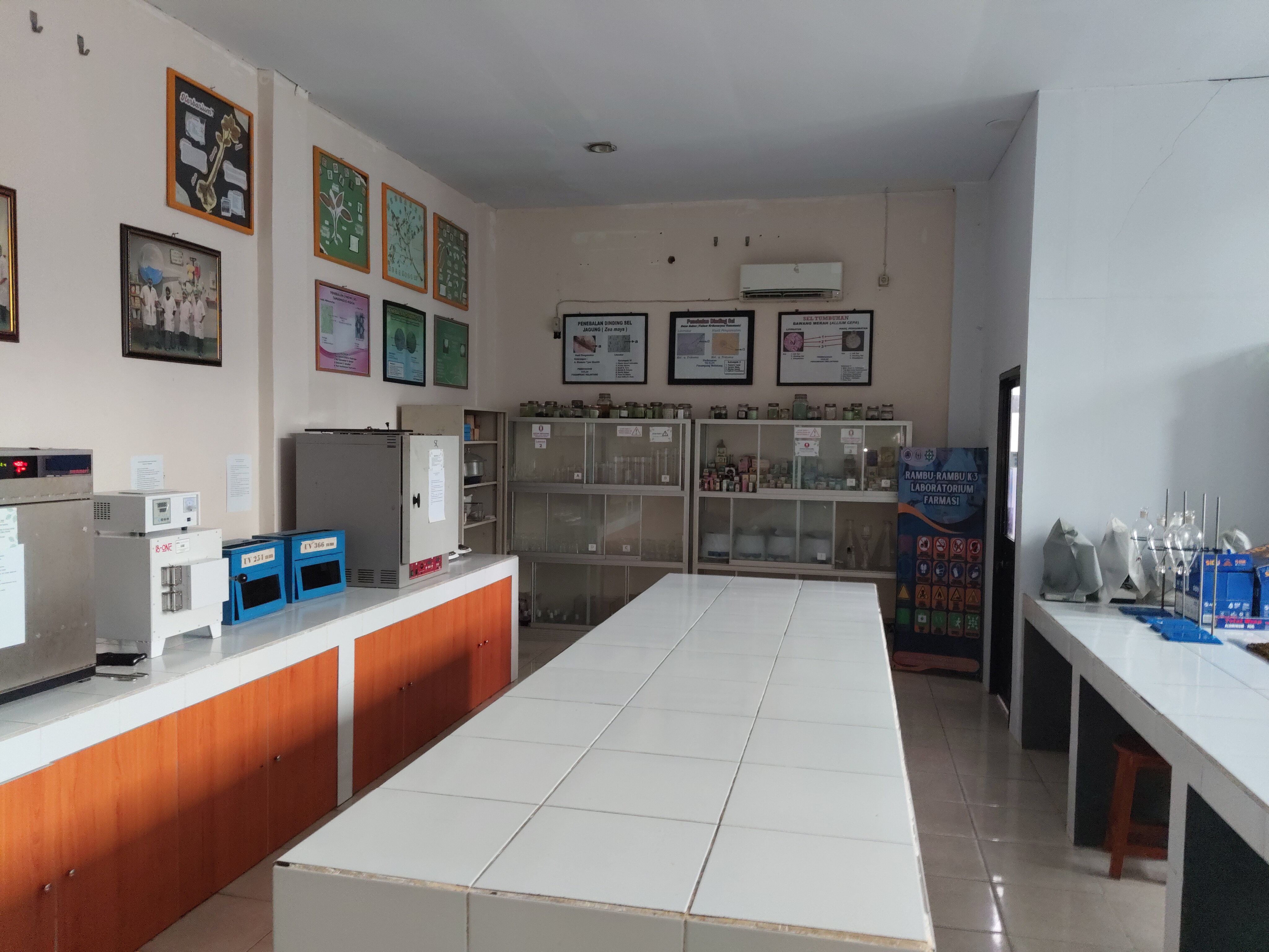 Laboratorium Bahan Alam